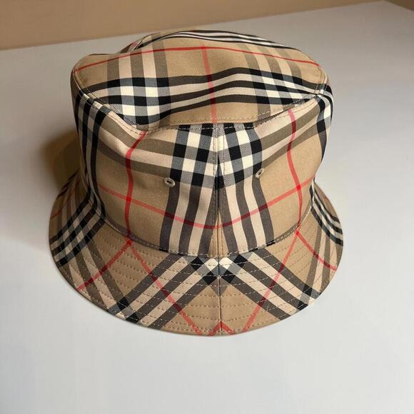AUTHENTIC Burberry Bucket Hat XL – Classic Nova Check, Made in Italy Beige Black - Picture 1 of 6